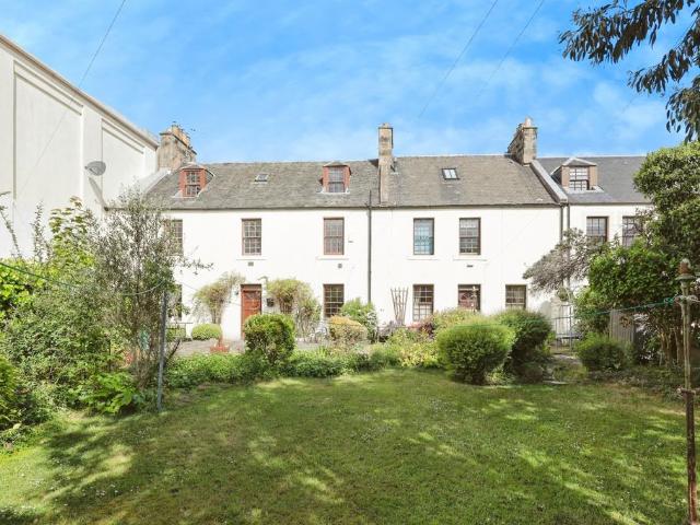 Flat for sale in Burntisland, Scotland