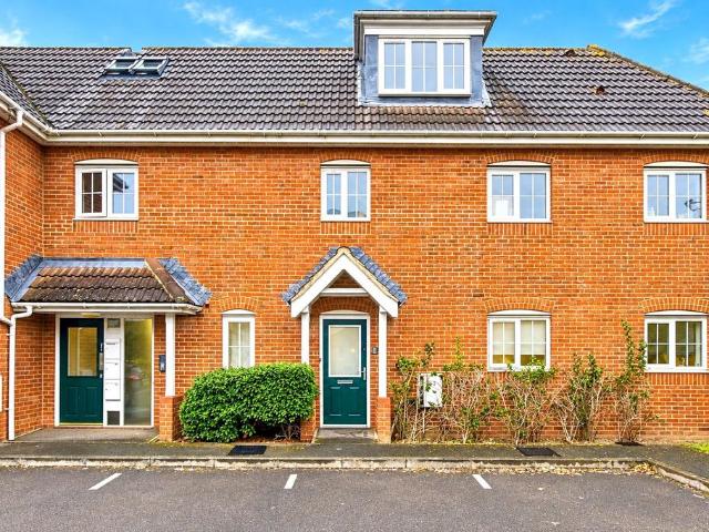 Flat for sale in London Borough of Merton, Greater London