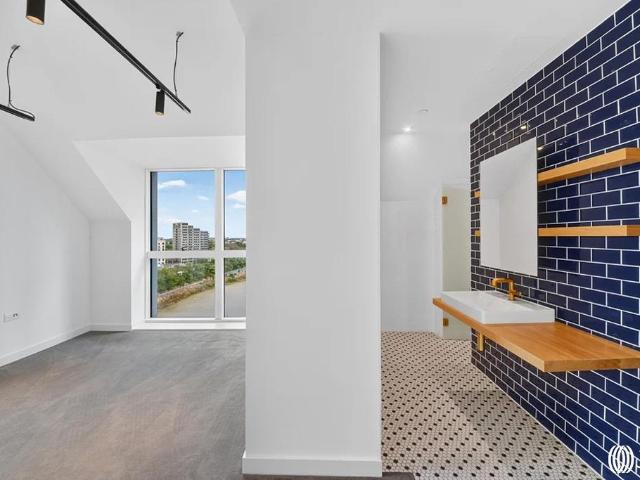Flat for sale in Goodluck Hope, Greater London