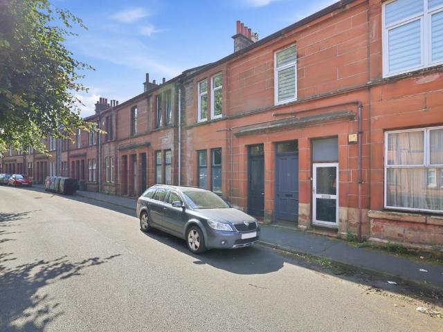 Flat for sale in Largs, Scotland