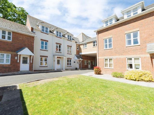 Flat for sale in Fareham, Isle Of Man