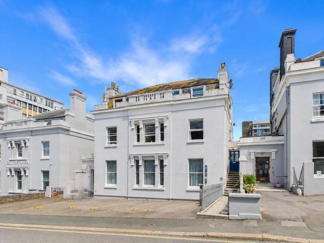 Flat for sale in West Hoe, Mount Wise