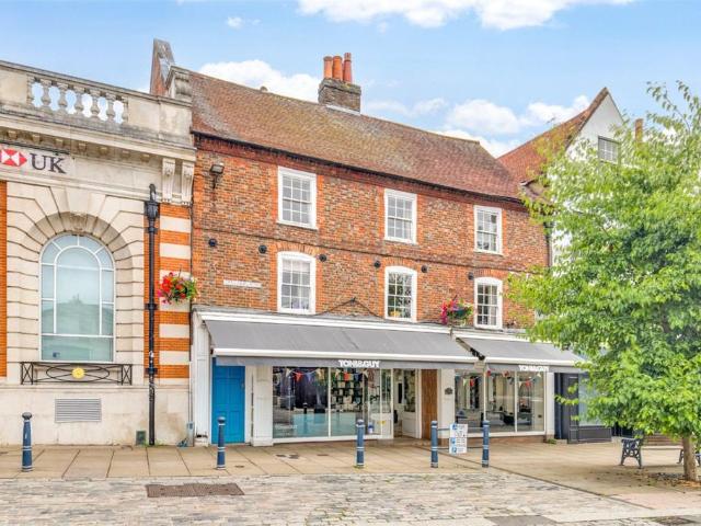 Flat for sale in King's Walden, Hertfordshire