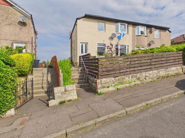 Flat for sale in Croftfoot, Scotland
