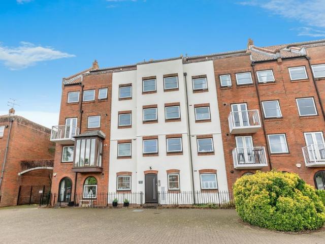 Flat for sale in City Centre, Feckenham