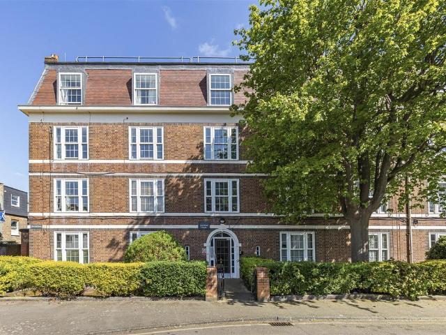 Flat for sale in Putney, Greater London