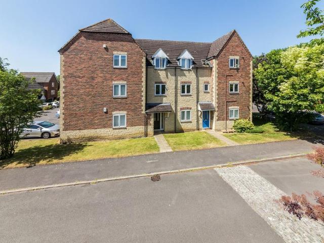 Flat for sale in Caldecott, Dromore