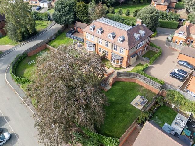 Flat for sale in Leisure Village, Kettering