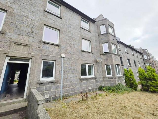 Flat for sale in Ballindoch, Scotland