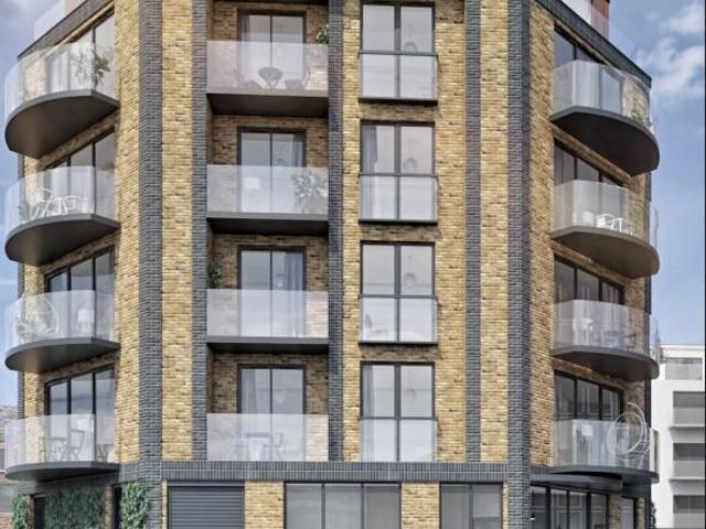Flat for sale in London Borough of Hounslow, Greater London