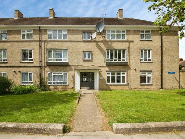 Flat for sale in Greater London