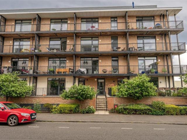 Flat for sale in Gayfield, Broughton