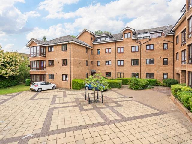 Flat for sale in Granton, Scotland