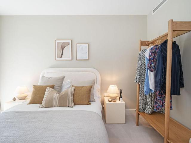 Flat for sale in Silvertown, Greater London