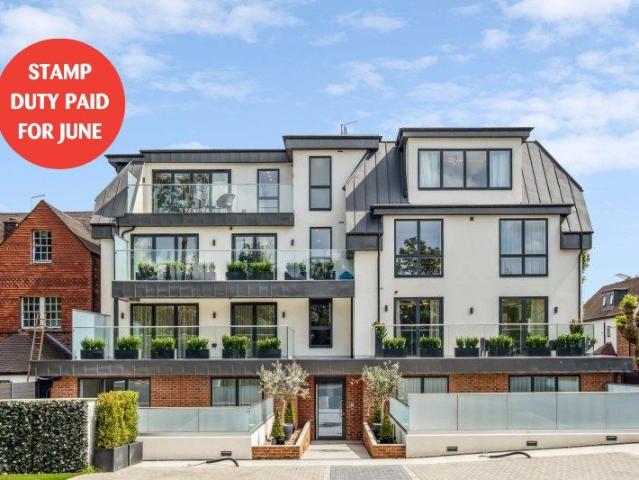 Flat for sale in Golders Green, Greater London