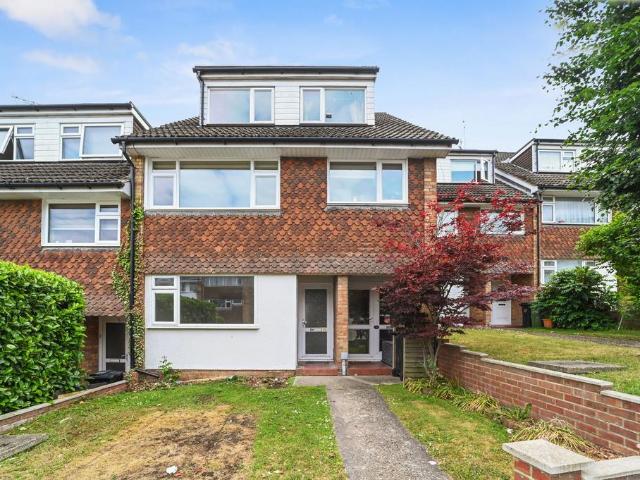 Flat for sale in Sunnymede, Billericay