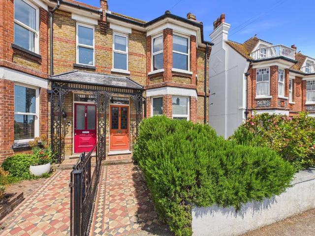 Flat for sale in Dumpton Gap, Acol