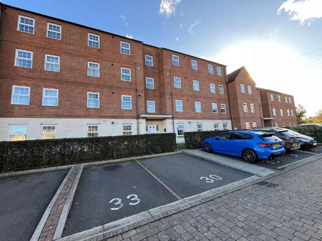 Flat for sale in Woodston, Peterborough