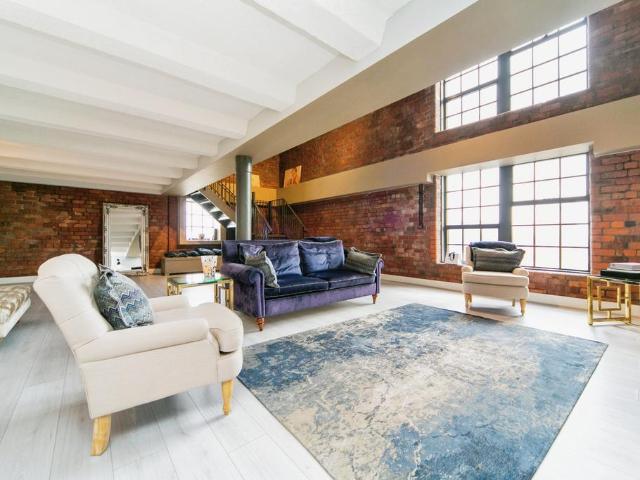 Flat for sale in Calderstones