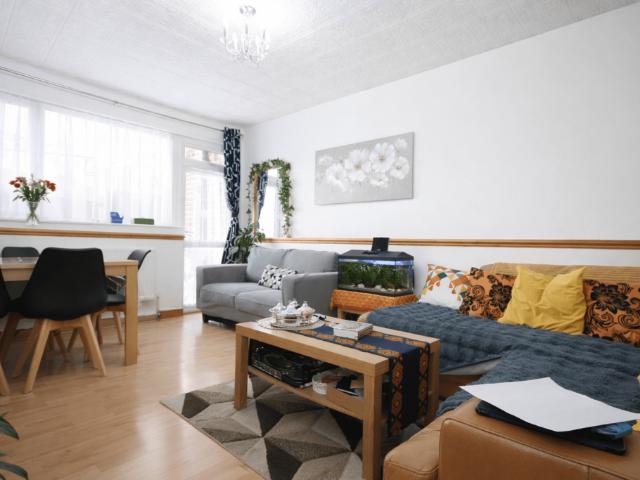 Flat for sale in St. George in the East, Wapping