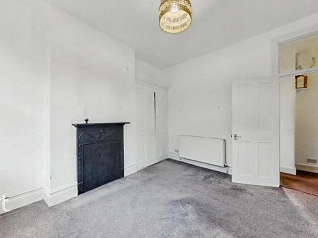 Flat for sale in Loughborough Junction, Greater London