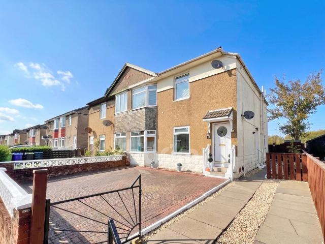 Flat for sale in West Drumoyne, Glasgow