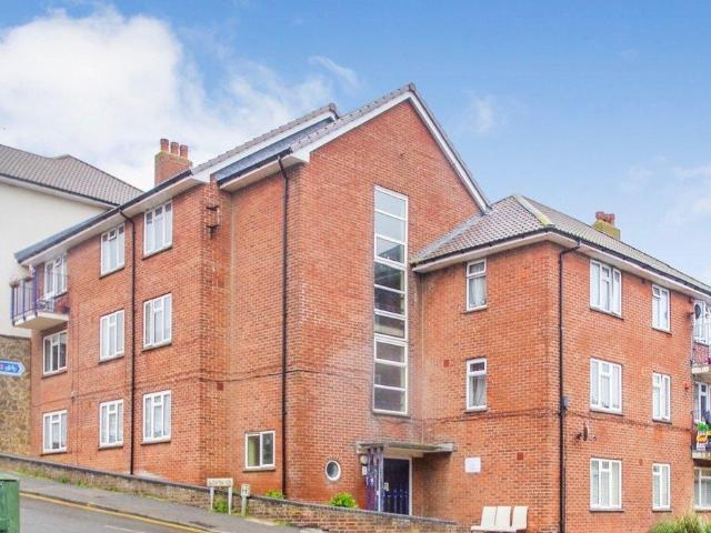 Flat for sale in Folkestone