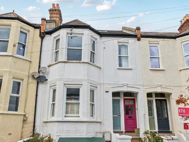 Flat for sale in West Norwood, Greater London