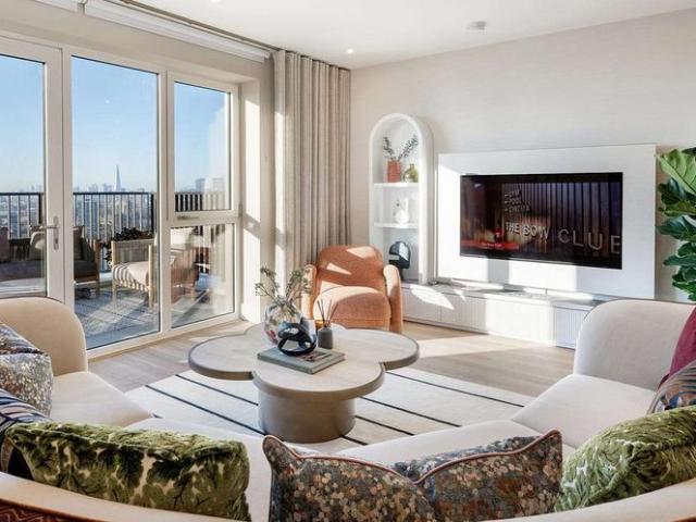 Flat for sale in Bromley-by-Bow, Mile End