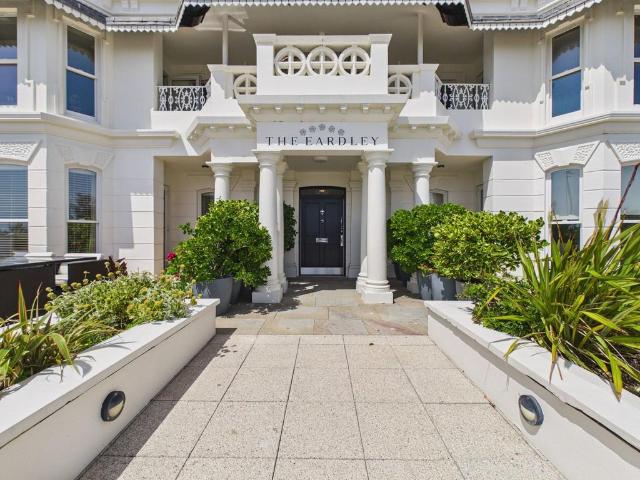Flat for sale in Worthing, West Sussex