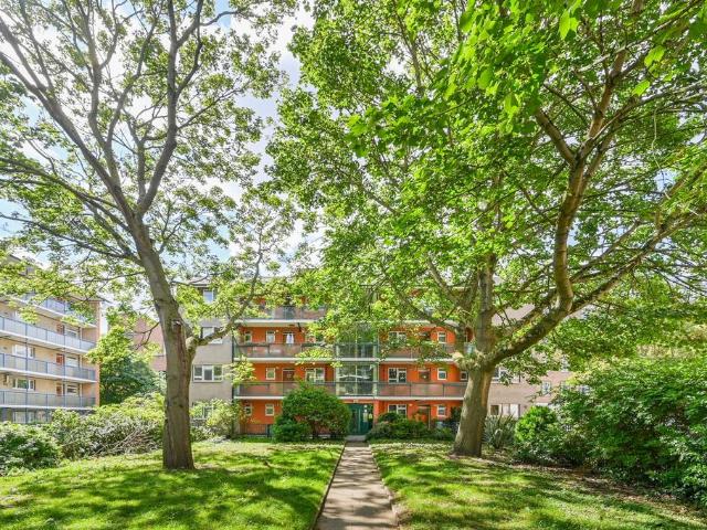 Flat for sale in King's Cross, Greater London