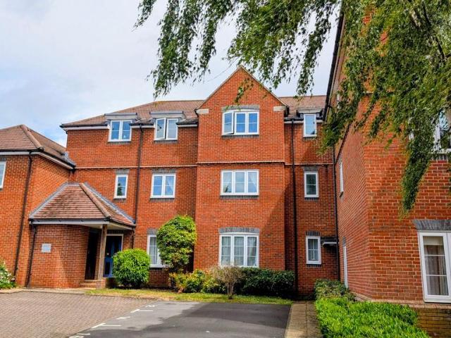 Flat for sale in Dromore, Oxfordshire