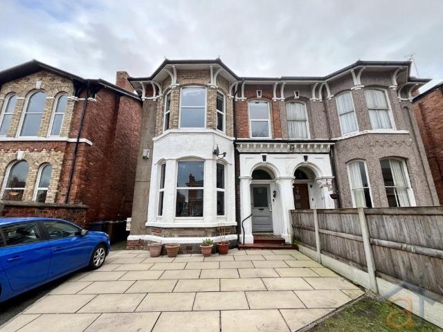 Flat for sale in Meols Cop, Southport