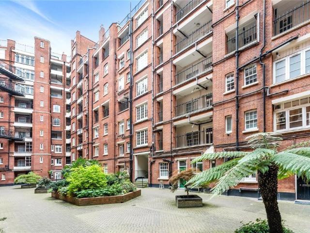 Flat for sale in King's Cross, Greater London