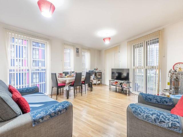 Flat for sale in Alperton, Greater London