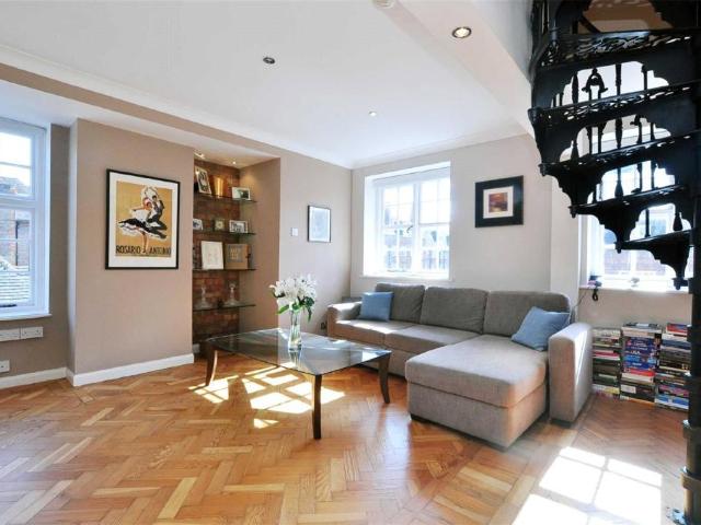 Flat for sale in Golders Green, Greater London