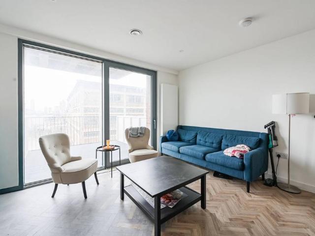 Flat for sale in Bromley-by-Bow, Poplar Grove