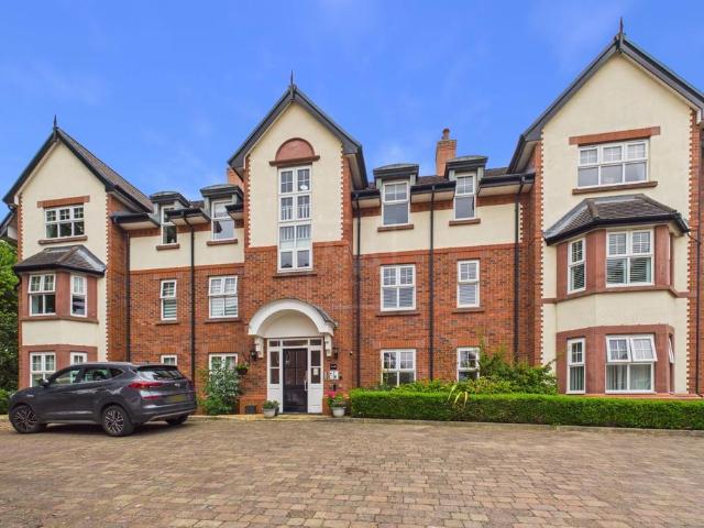 Flat for sale in Appleton, Warrington