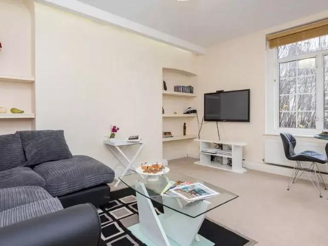 Flat for sale in Paddington, Greater London