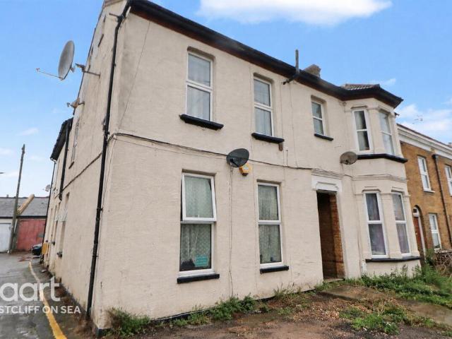 Flat for sale in Milton, Southend-on-Sea