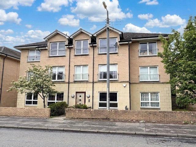 Flat for sale in Foxley, Carmyle