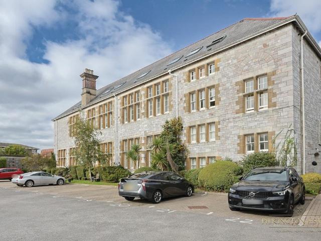 Flat for sale in Pennycomequick, Mount Wise