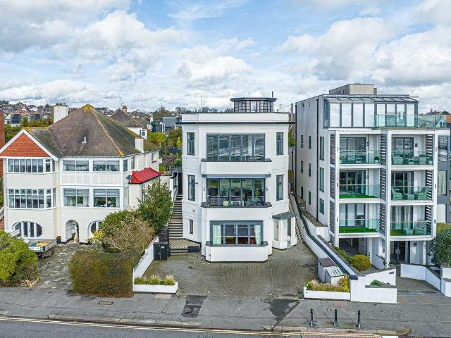 Flat for sale in Alton Barnes, Essex
