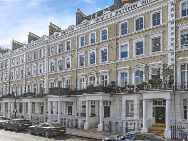 Flat for sale in The Boltons, Greater London
