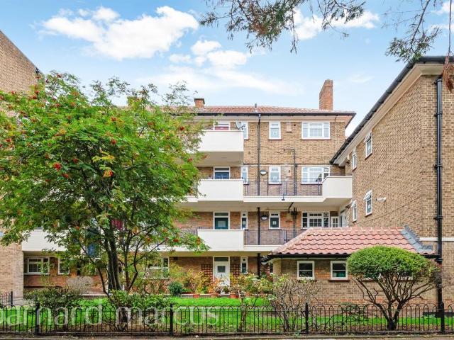 Flat for sale in London Borough of Merton, Mitcham