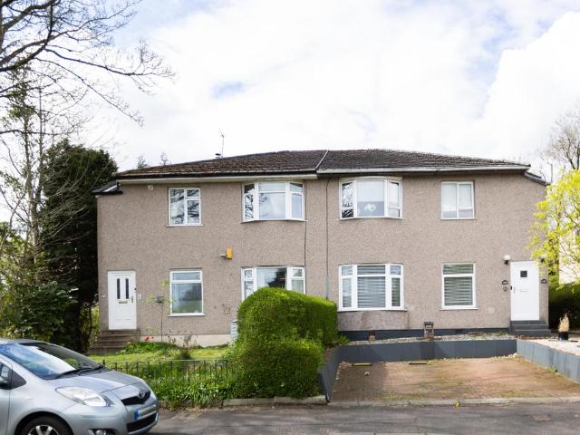 Flat for sale in Croftfoot, Scotland