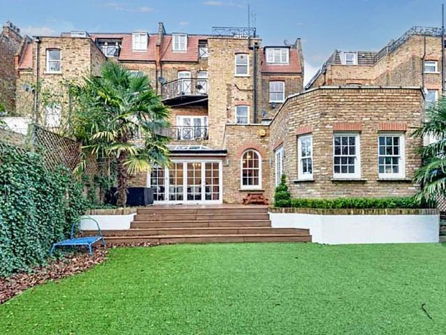 Flat for sale in South Hampstead, Greater London