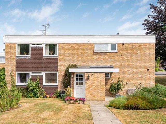 Flat for sale in Hatching Green, Five Acres
