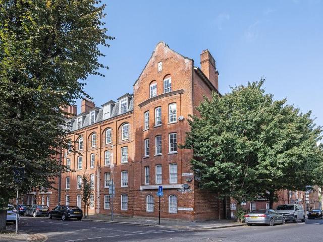 Flat for sale in Boundary Estate, Whitechapel