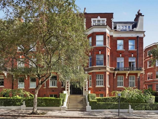 Flat for sale in London Borough of Camden, Greater London
